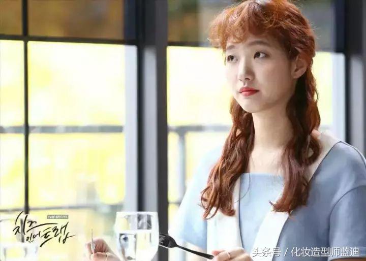 v脸发型女短发卷发,v脸适合的卷发