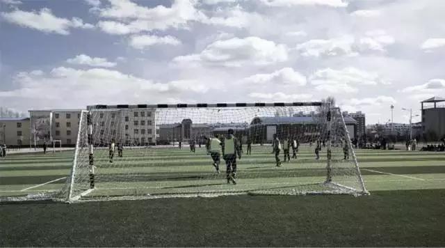 足球富有激情,足球既有激情也有温度