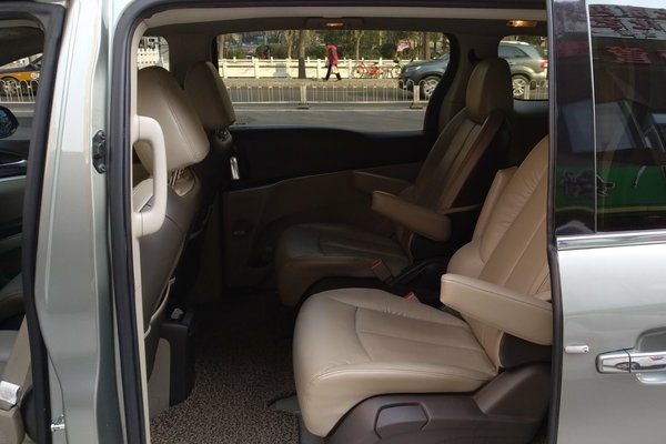 2011款别克gl83.0二手价格,2021款别克gl8空间大吗