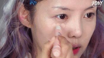 学会这几个动作改善眼部问题,学会这三招女人眼袋再重也能治好