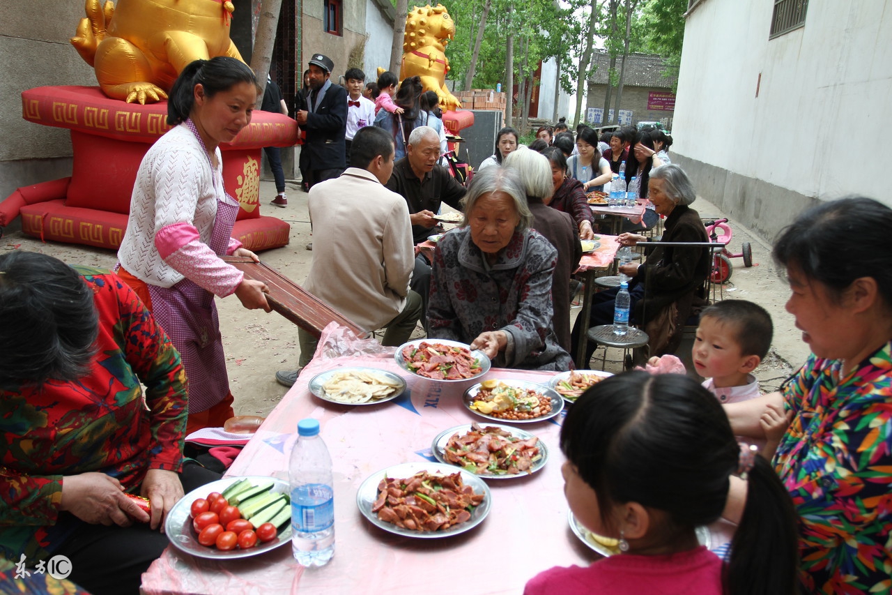 结婚当天新娘不下车怎么办,新娘不下婚车怎么办
