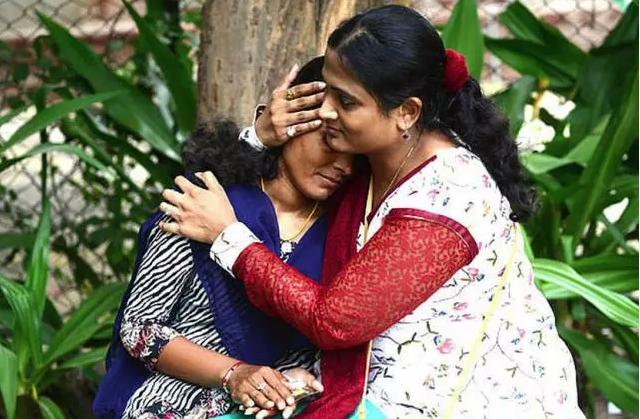 为保护孩子惨遭欺负,为了孩子甘愿被人欺负