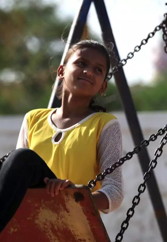 为保护孩子惨遭欺负,为了孩子甘愿被人欺负