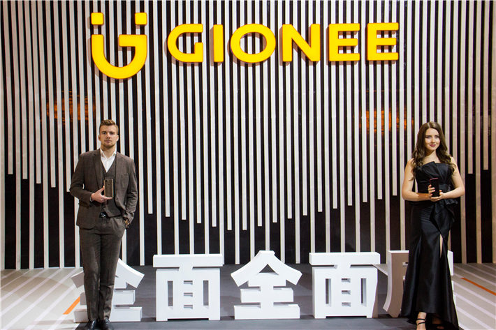 金立创新发布8款全面屏手机新品,全面屏2.0明年上半年到来