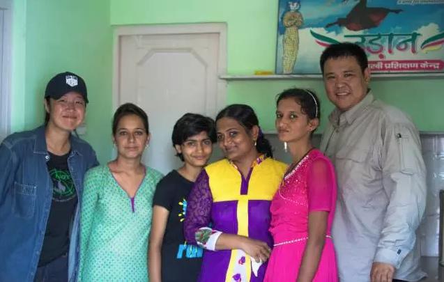 为保护孩子惨遭欺负,为了孩子甘愿被人欺负