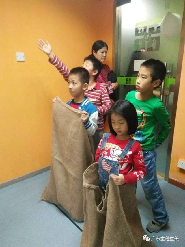 天天上学不开心？来场游戏压压惊！童程童美深圳校区感恩节游戏会