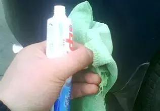 爱车有轻微划痕怎么处理,爱车有轻微的擦痕怎么办