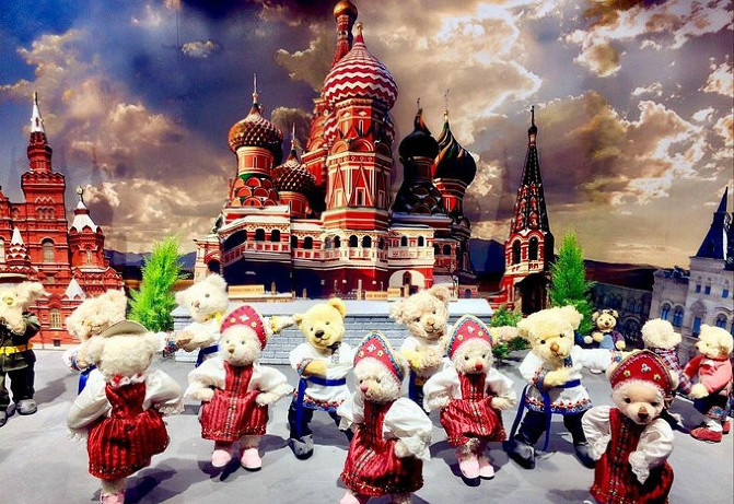 邂逅美丽椰城海口自由行攻略,海南岛自驾游摘椰子