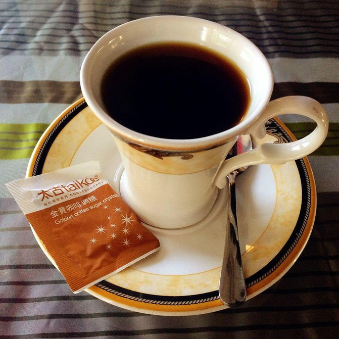 邂逅美丽椰城海口自由行攻略,海南岛自驾游摘椰子