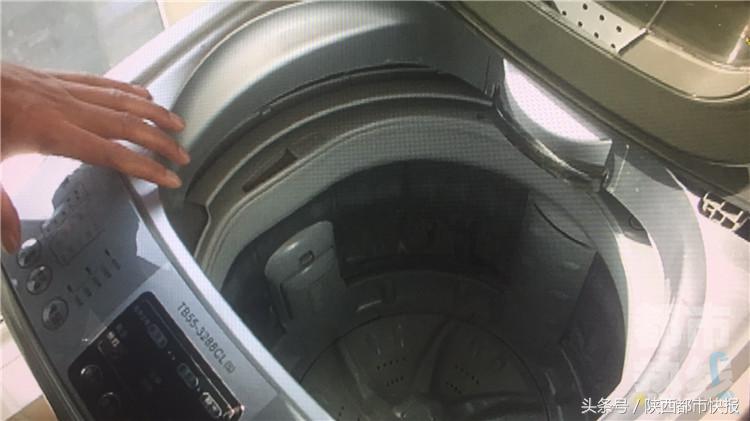 洗衣机洗衣服时一会转动一会不动,洗衣机洗衣服突然停下来