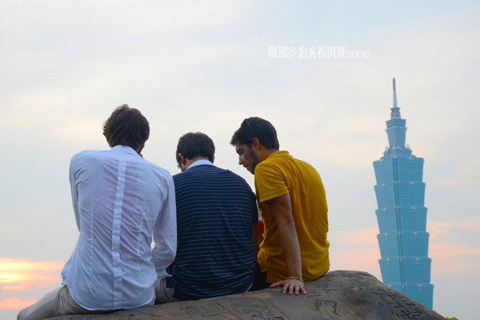 在台北101大楼看台北全景,在台北101大楼顶层看视频