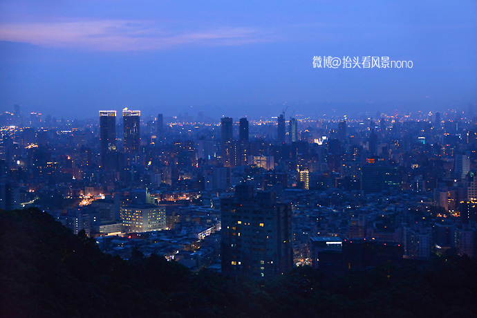 在台北101大楼看台北全景,在台北101大楼顶层看视频