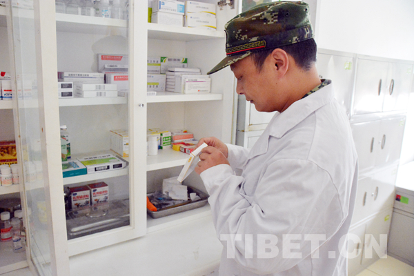 高原行医十二年青春无悔献警营