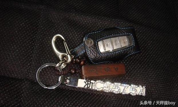 起亚双门轿跑,起亚速迈小轿跑