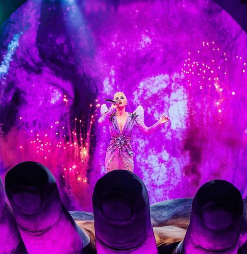 水果姐katyperry成名作,水果姐katyperry现场