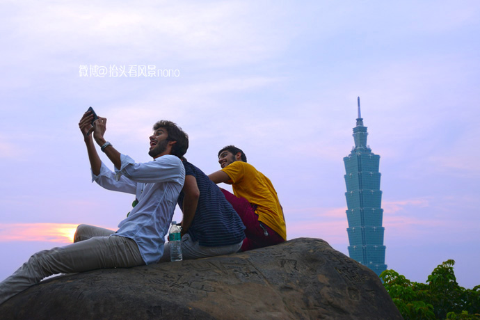 在台北101大楼看台北全景,在台北101大楼顶层看视频