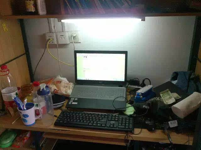 王源敷面膜照片,王源代言馥蕾诗面膜