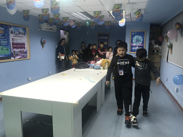 天天上学不开心？来场游戏压压惊！童程童美深圳校区感恩节游戏会