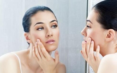 青春期如何祛痘不留痕,痘痘反复长教你一招正确祛痘