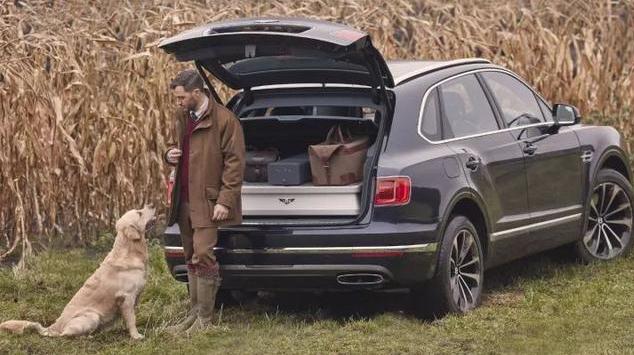 22款宾利添越长轴版美国售价,宾利添越双拼定制版