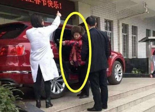 22款宾利添越长轴版美国售价,宾利添越双拼定制版