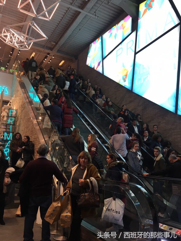 西班牙马德里黑色星期五-感觉每个人都在买买买