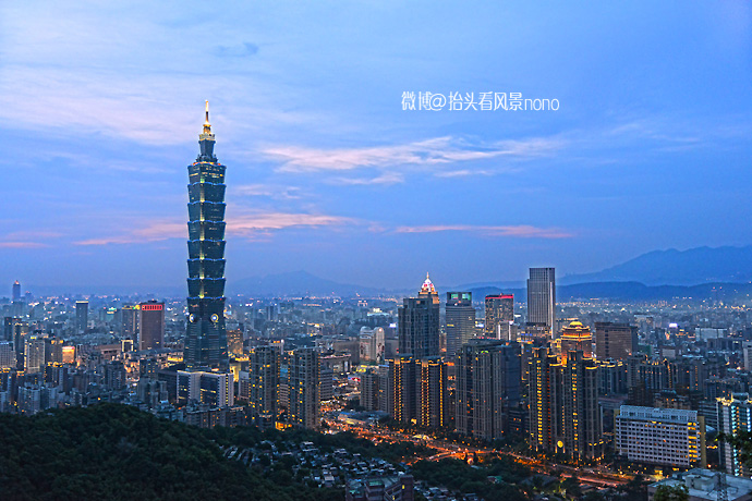 在台北101大楼看台北全景,在台北101大楼顶层看视频