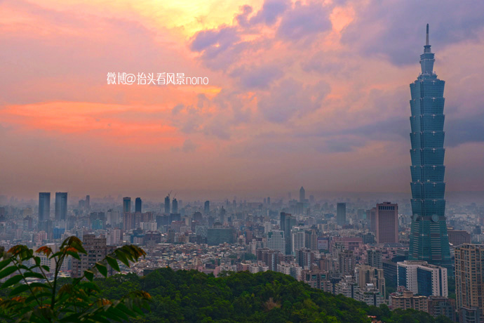 在台北101大楼看台北全景,在台北101大楼顶层看视频