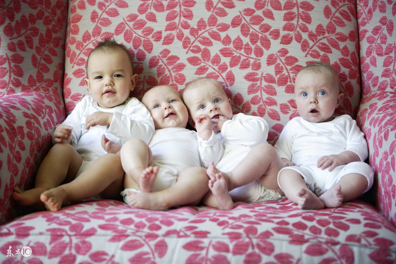 孕妈妈被宝宝踢青肚子,宝宝把妈妈肚子踢破了