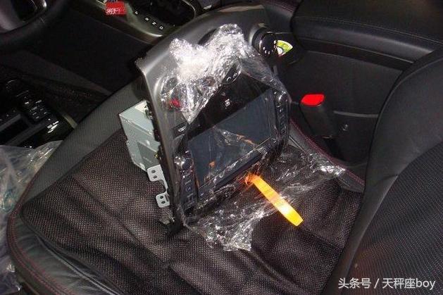 起亚双门轿跑,起亚速迈小轿跑