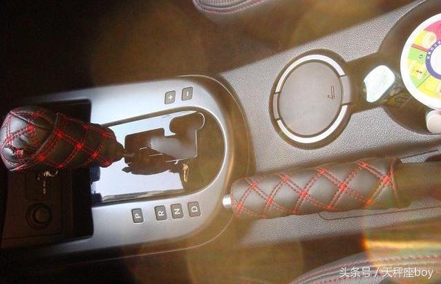 起亚双门轿跑,起亚速迈小轿跑