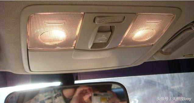 起亚双门轿跑,起亚速迈小轿跑