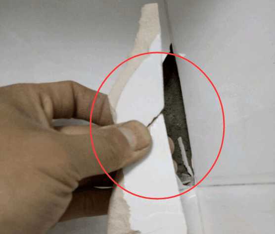 怎么在瓷砖上打孔瓷砖不崩瓷,全瓷瓷砖怎么打孔才不崩