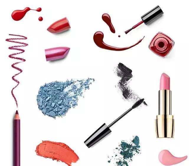 新手买成套彩妆推荐哪个,新手买什么化妆品比较好