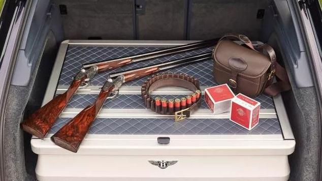 22款宾利添越长轴版美国售价,宾利添越双拼定制版