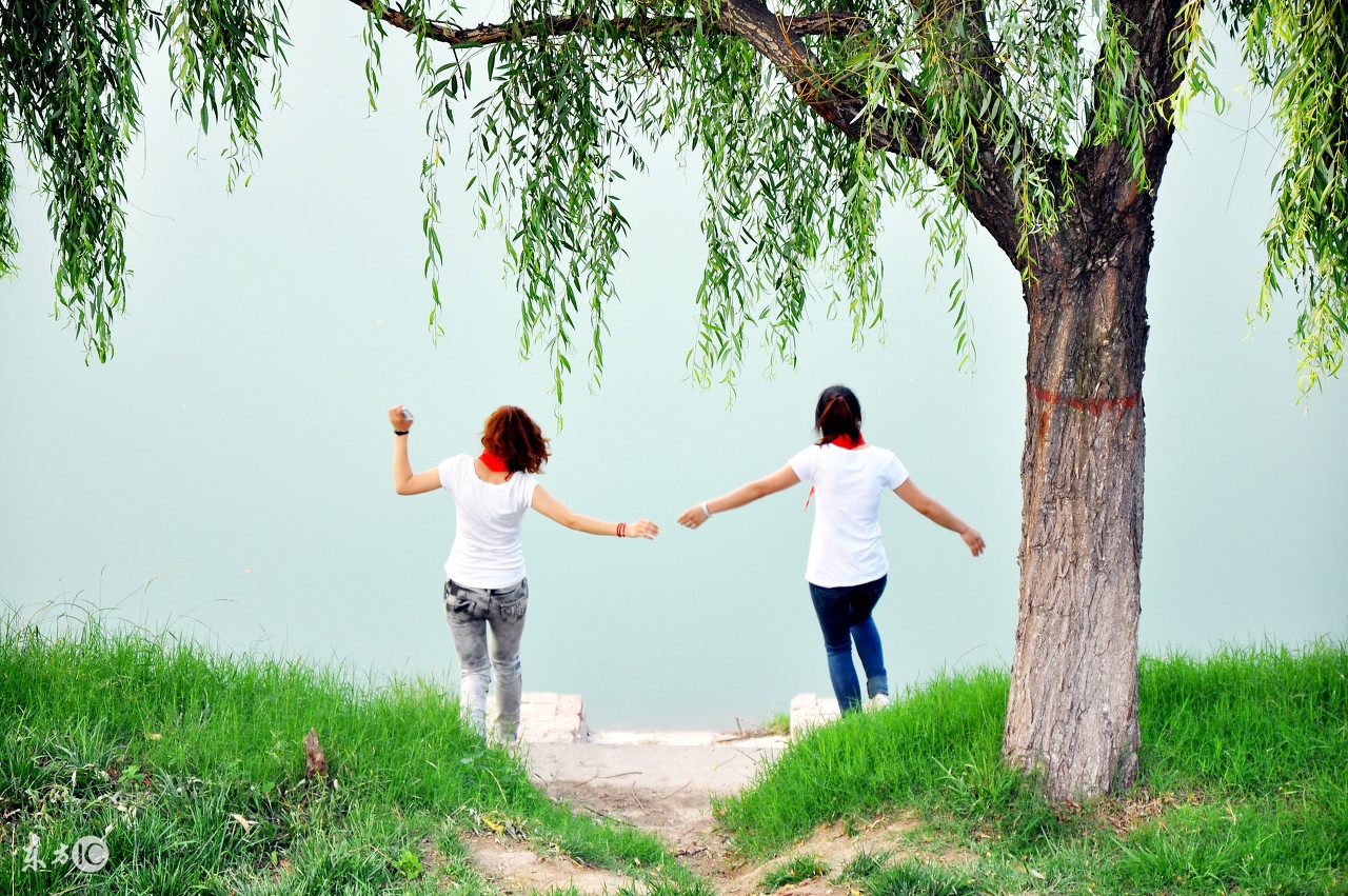 时光如梭岁月如流且行且珍惜自己,流年似水岁月如梭珍惜当下