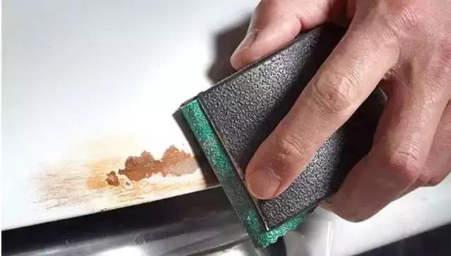 爱车有轻微划痕怎么处理,爱车有轻微的擦痕怎么办