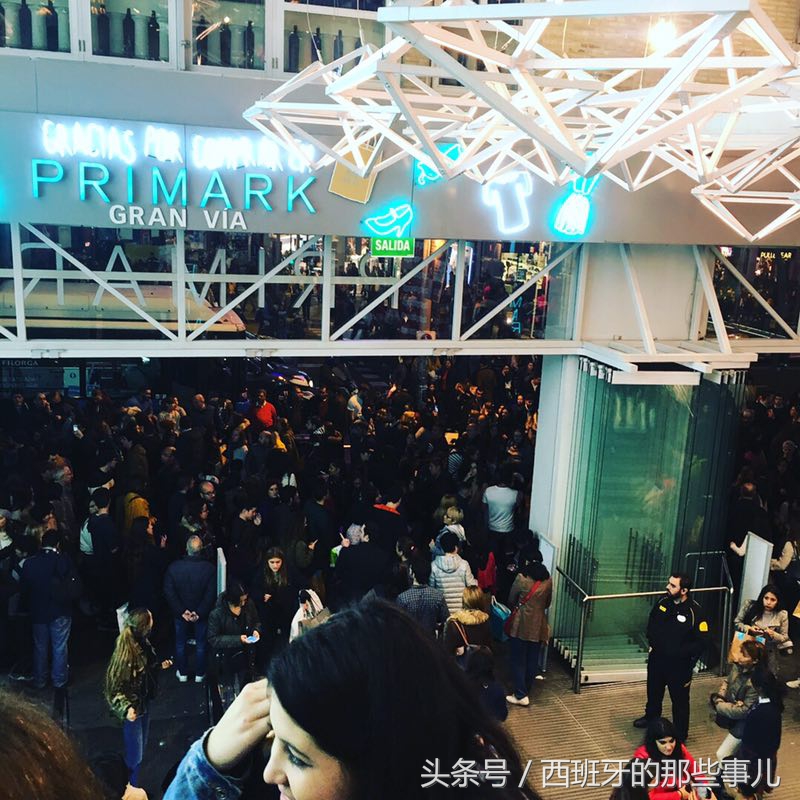 西班牙马德里黑色星期五-感觉每个人都在买买买