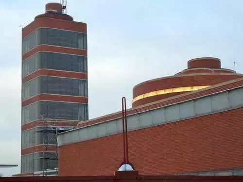 建筑大师，干私活，拐甲方老婆……却又无可替代！！