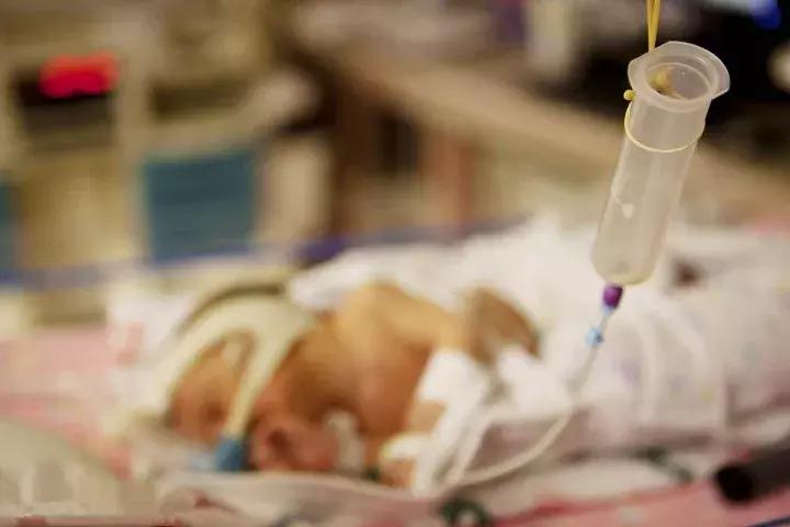 黄疸13天没有检查要紧吗,宝宝13天了还有黄疸怎么办