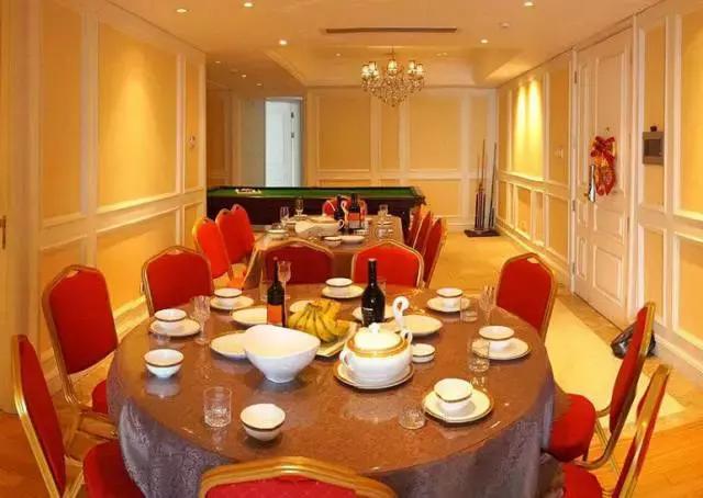 青岛适合第一次约会的餐厅市区,青岛必吃十大馆子