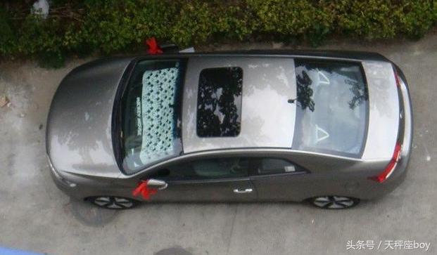 起亚双门轿跑,起亚速迈小轿跑