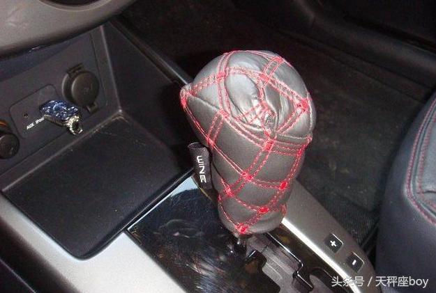 起亚双门轿跑,起亚速迈小轿跑