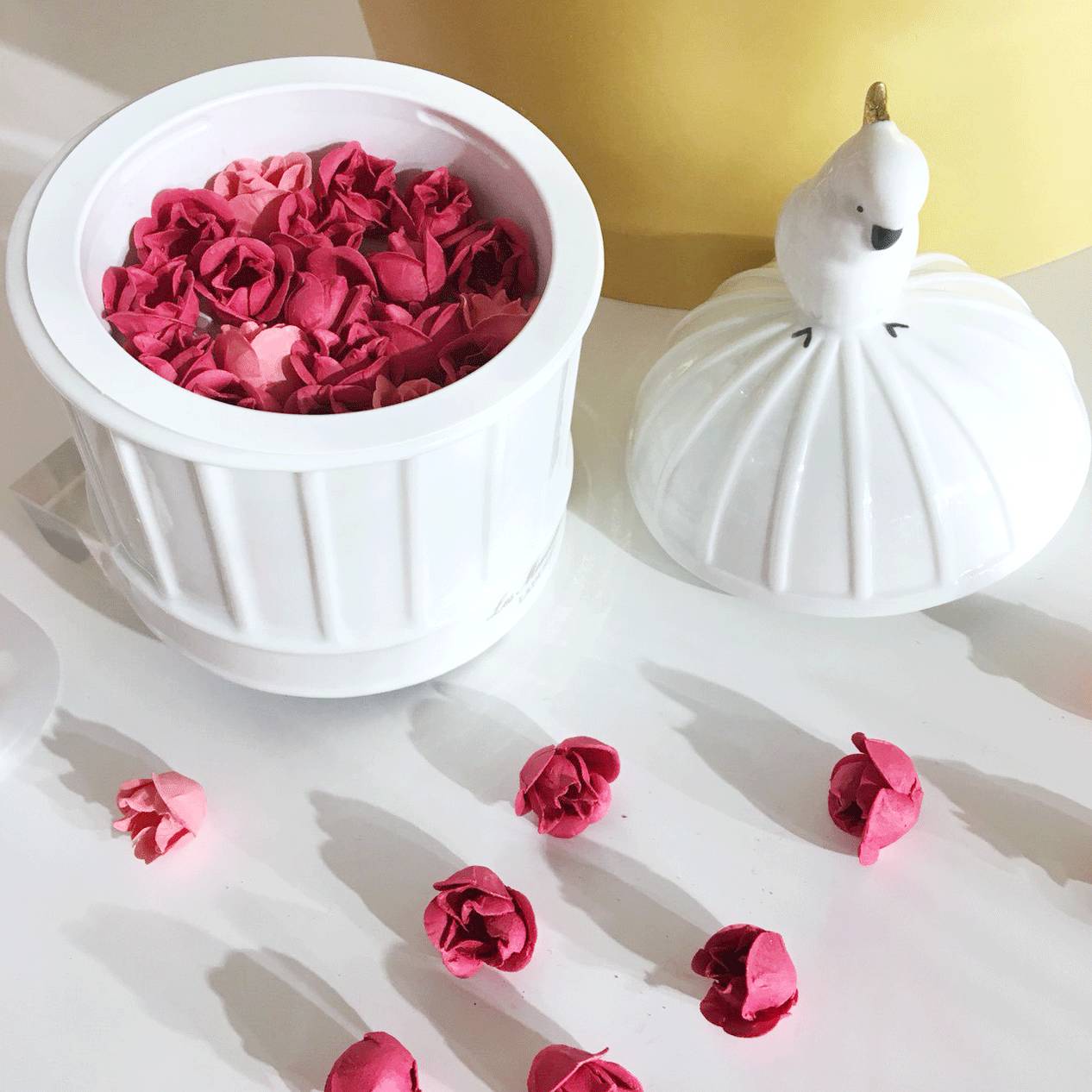 ysl2018眼影,ysl彩妆品牌定位与产品风格