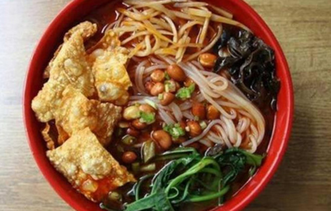 正宗云南过桥米线哪家最好吃,云南过桥米线第一名推荐最正宗的