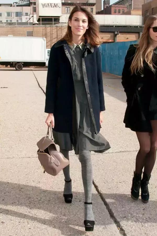 冬天薄款连裤袜怎么穿比较好看,秋冬必备的连裤袜