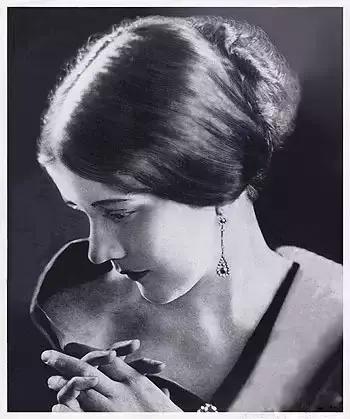 建筑大师，干私活，拐甲方老婆……却又无可替代！！