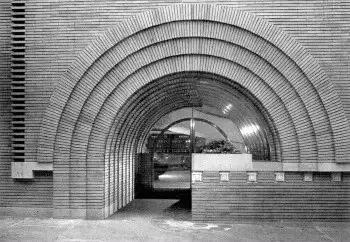 建筑大师，干私活，拐甲方老婆……却又无可替代！！