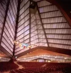 建筑大师，干私活，拐甲方老婆……却又无可替代！！