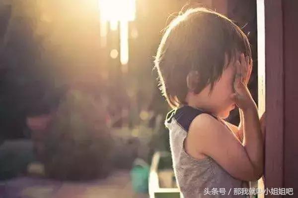 7岁儿子问了个“尿尿”的问题后,爸爸没当回事儿,就出事了